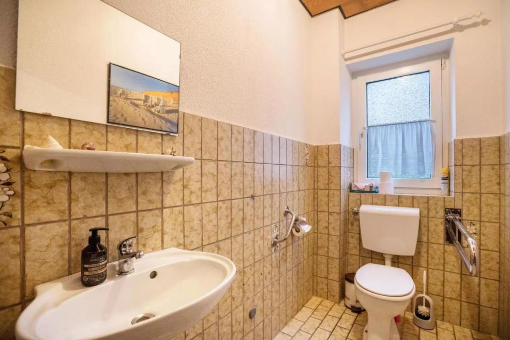Das Ferienhaus am Siel befindet sich im Warfendorf Nesse und bietet alles, was Sie für einen erholsamen Urlaub benötigen. photo 1