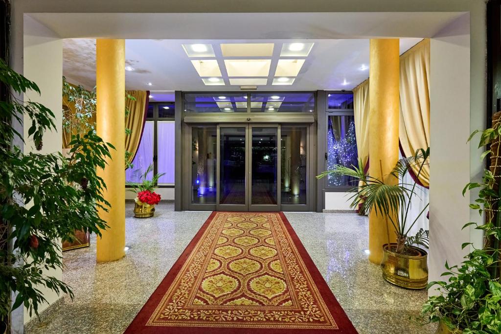 HOTEL PARADISO photo 1