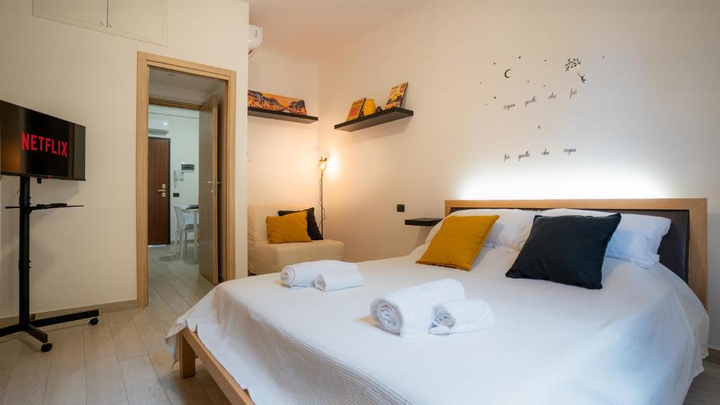Like at Home- Novate MI - parcheggio privato gratuito photo 1