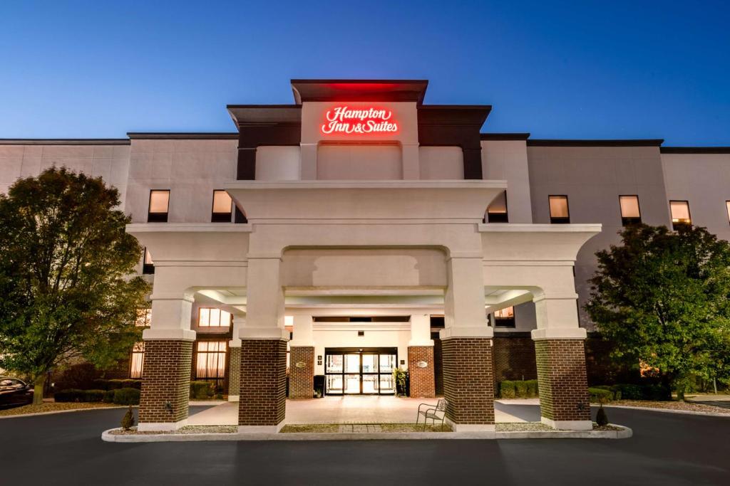 Hampton Inn & Suites Muncie photo 1