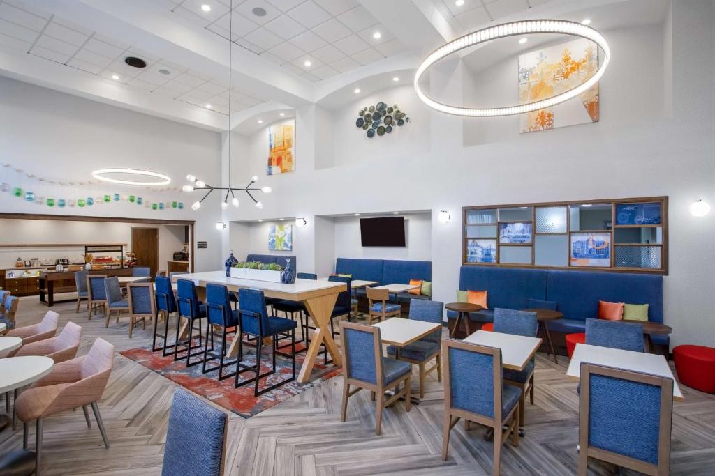 Hampton Inn & Suites Muncie photo 3