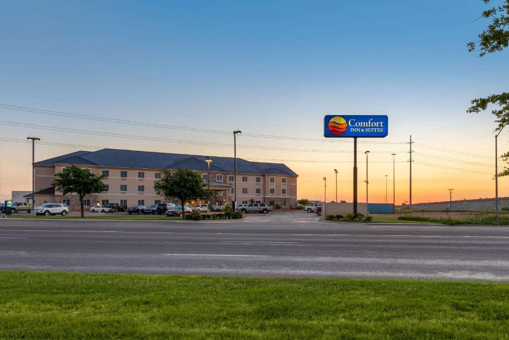 Comfort Inn and Suites Odessa photo 2
