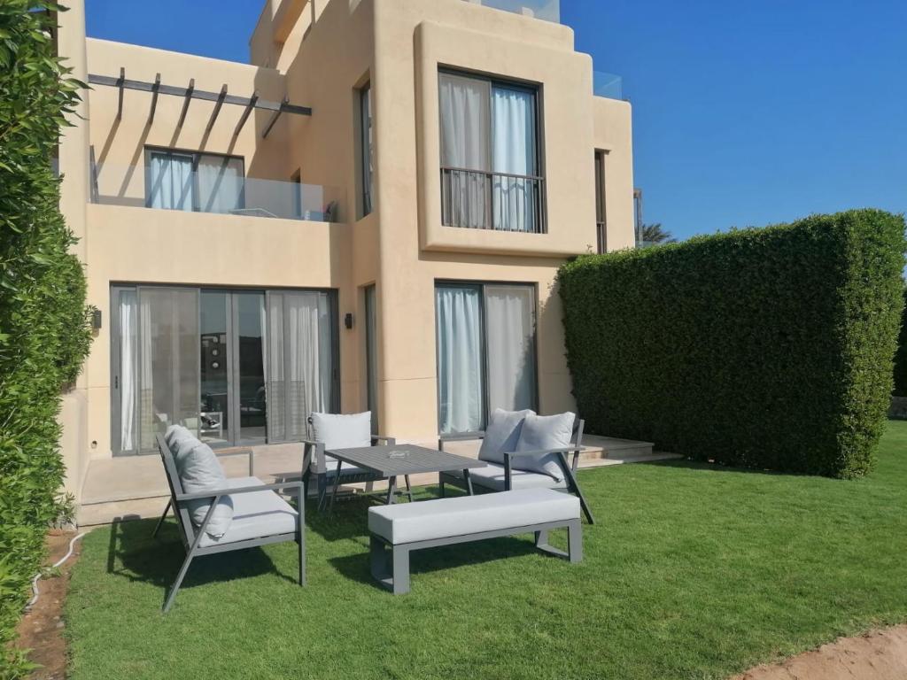 Luxury 3BR Townhouse, Tawila, El Gouna, Lagoon & Pool access photo 2