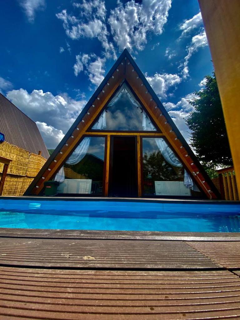 Paradise Bungalows - Heated pool photo 3