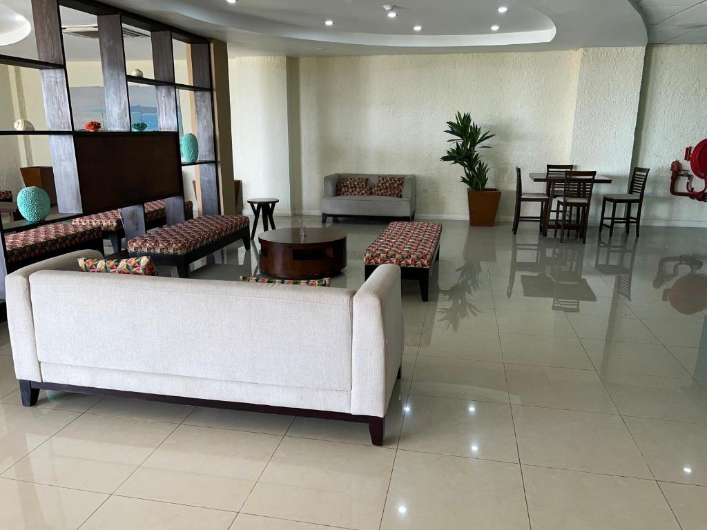Beach access apartment photo 3