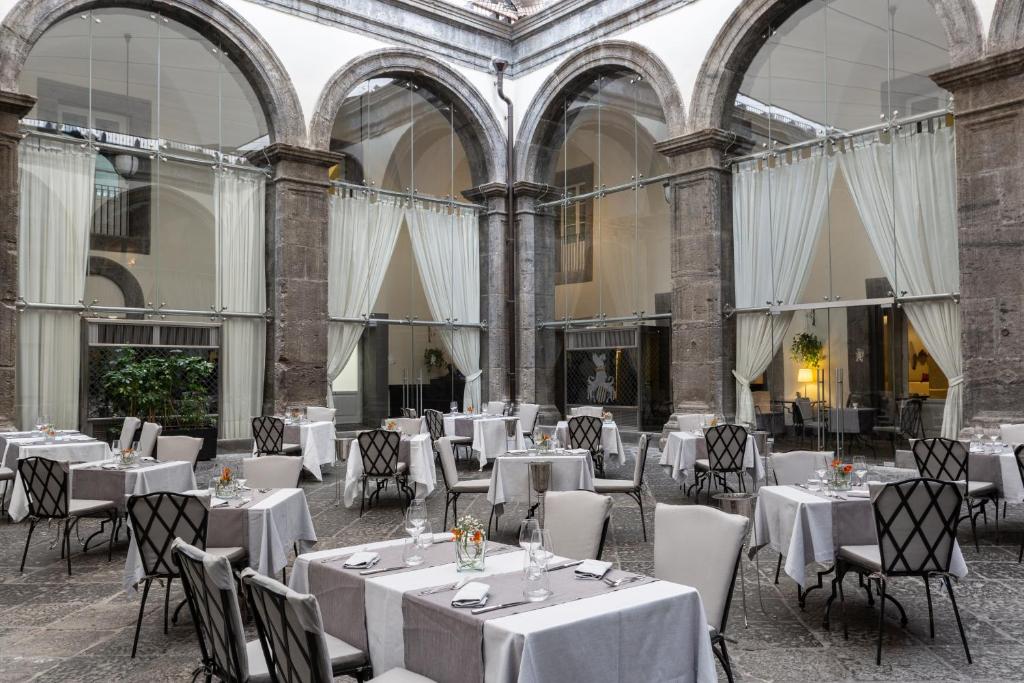 Palazzo Caracciolo Naples photo 4