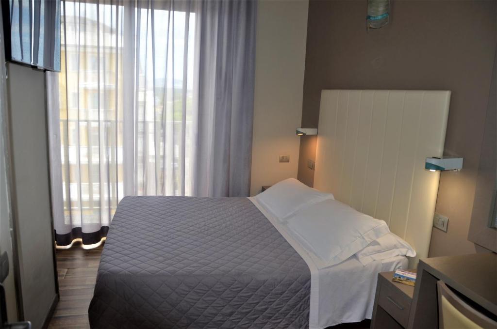 Yes Hotel Touring & SPA - Tap to explore photos