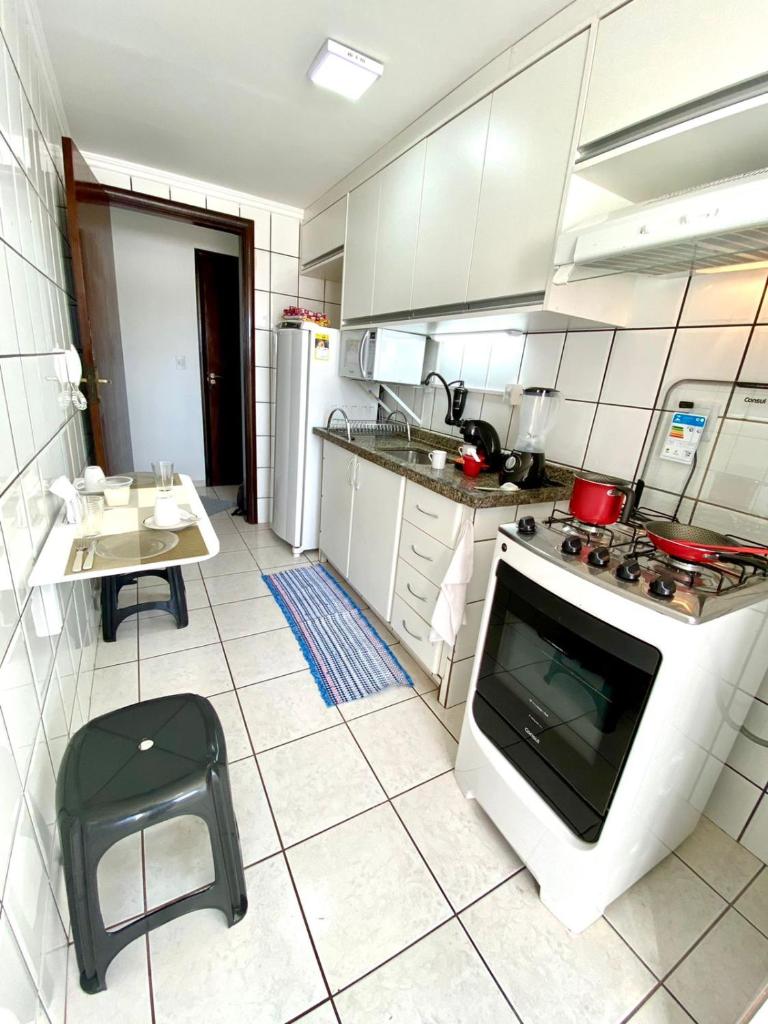 Apto no centro perto do Shopping com 2 Quartos ArCond WiFi Fibra HomeOffice e Garagem em Dourados photo 2
