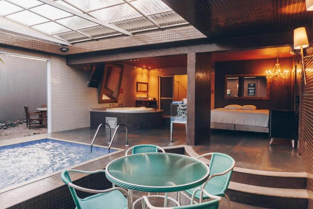 Motel Champagne by Drops photo 4
