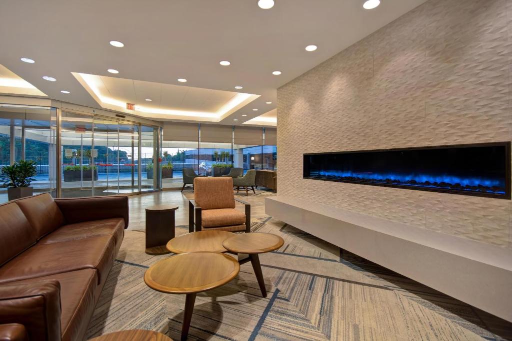 Four Points by Sheraton Boston Newton photo 1