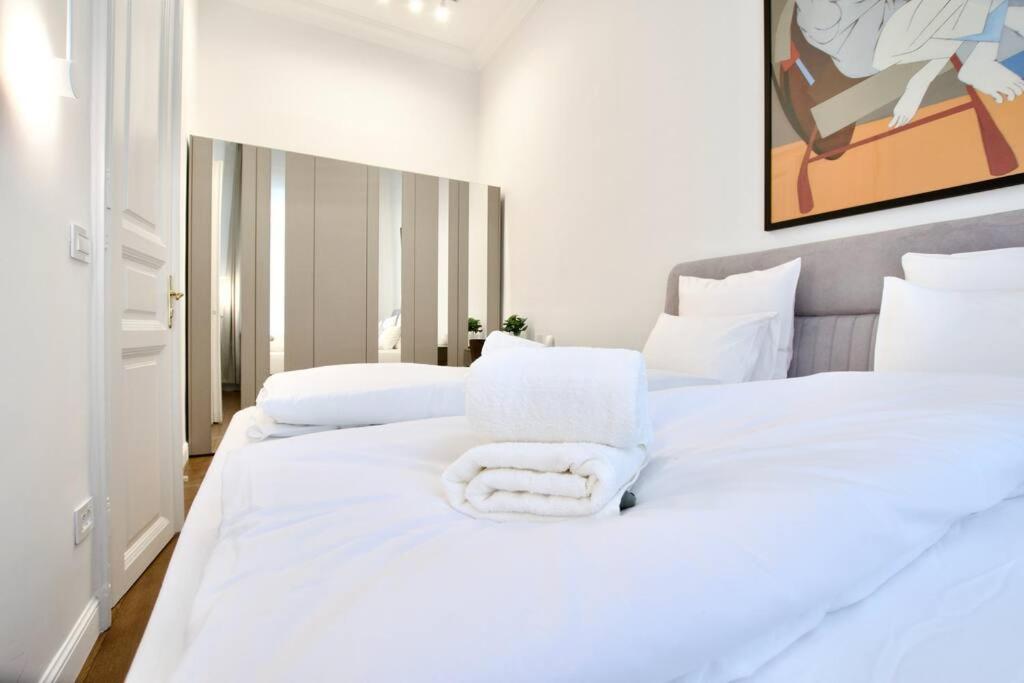 Premium Apartment by Hi5- Rökk Szilárd 3 bedroom, Budapest