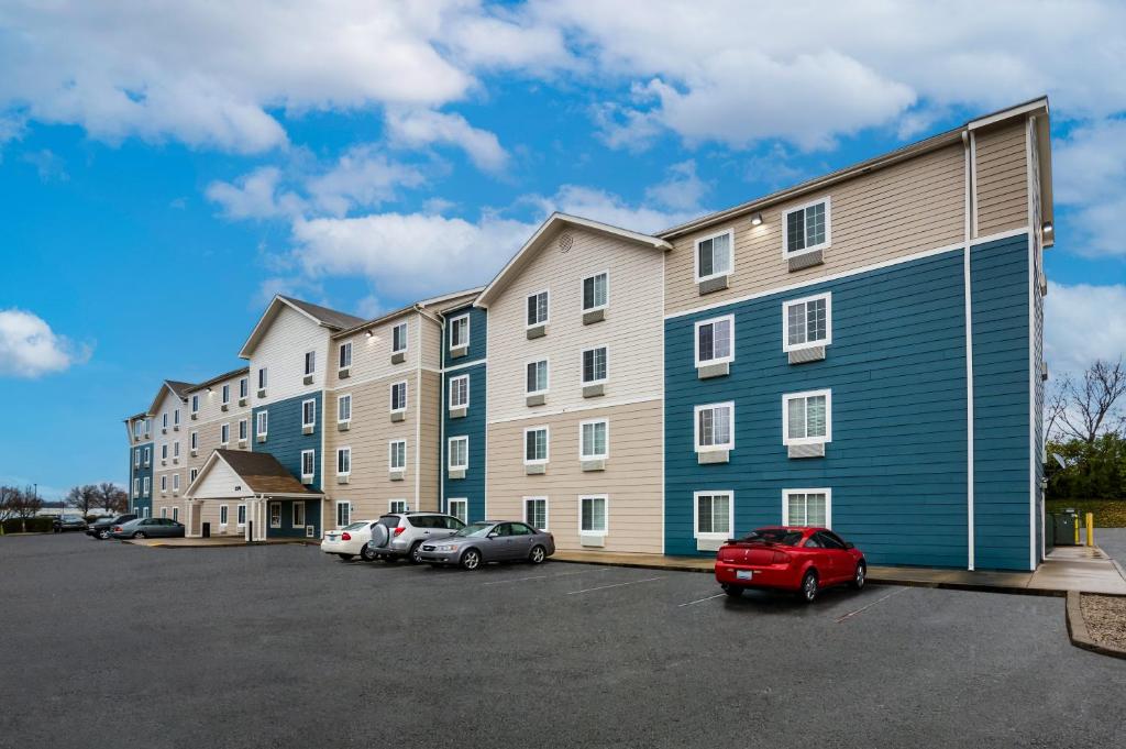 WoodSpring Suites Lexington image