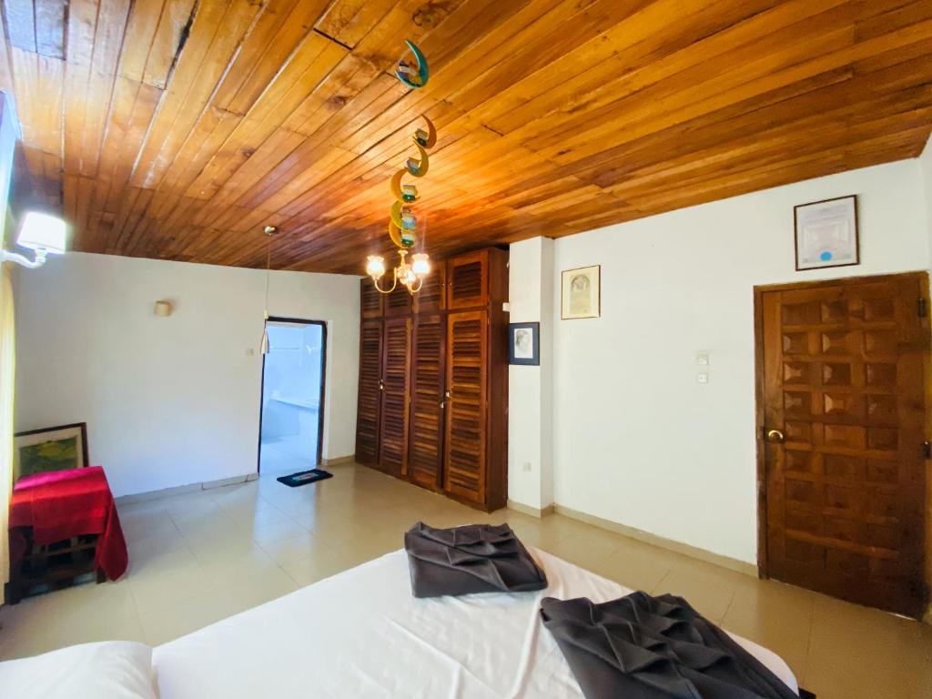 Queen bungalow Ella - bandarawela photo 3