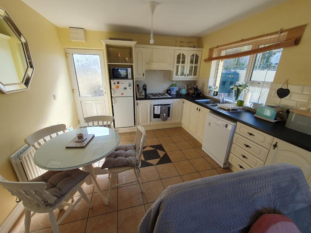 Quiet 2-Bedroom Buncrana Home photo 3