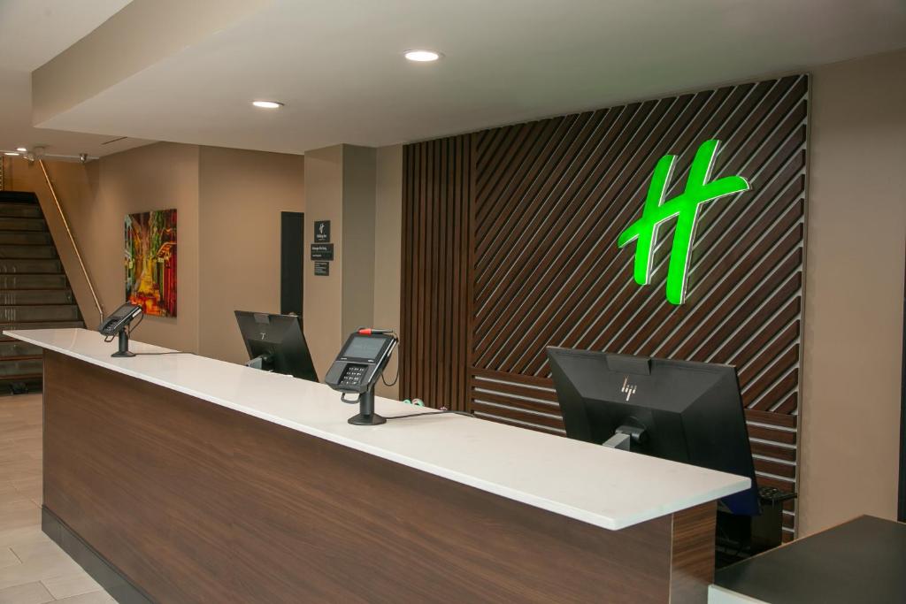 Holiday Inn Metairie New Orleans, an IHG Hotel photo 2