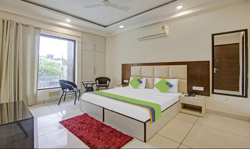 Embassy inn photo 3
