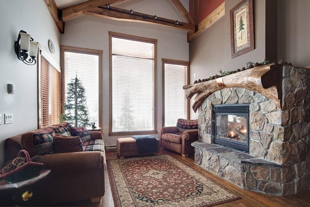 Snowy Bear Chalet w/ Hot Tub photo 1