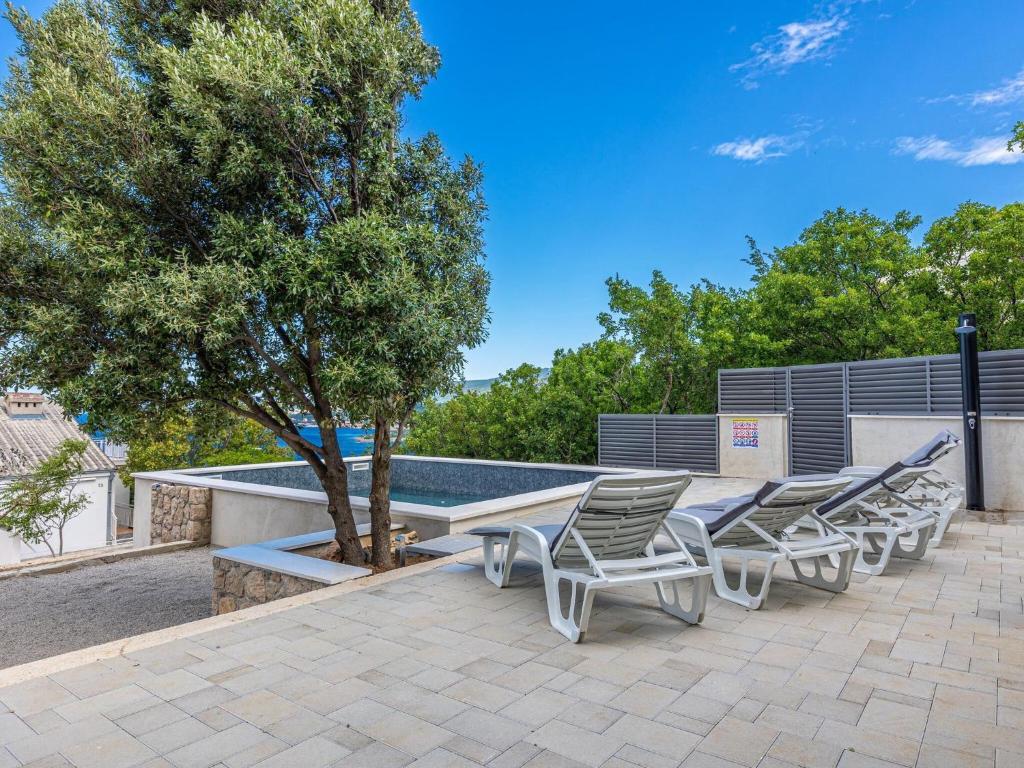 Adorable holiday home with swimming pool and sea view photo 4