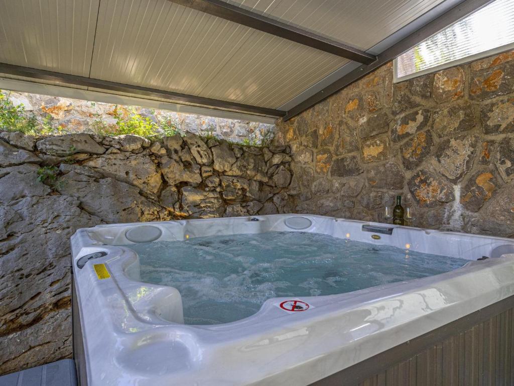 Adorable holiday home with swimming pool and sea view photo 1