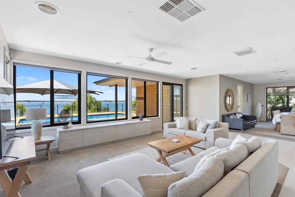 NEW - The Lakehouse on Rosemary photo 1