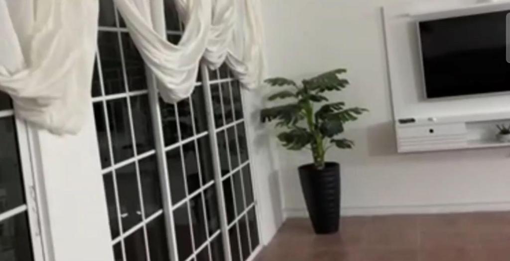 Eagles Nest Villa House AC TV WIFI Fan Luxury Modern photo 4