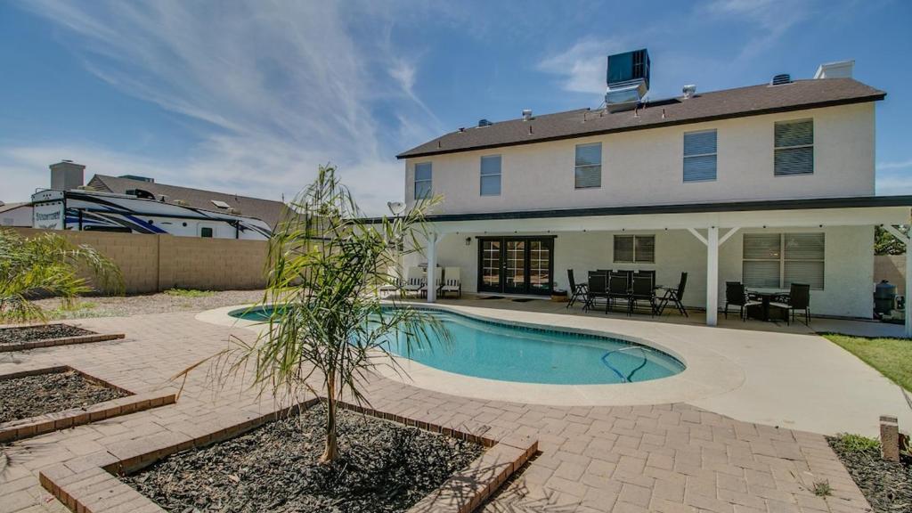 Upgraded 4-bdrm Beautiful Home W/pool! image