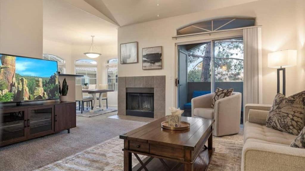 Beautiful 3 Bdrm Scottsdale Condo wGarage image