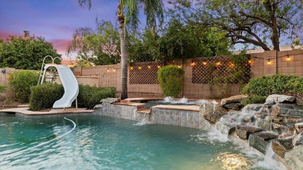 Massive North Scottsdale 6 Bdrm w/ Oasis Backyard! image