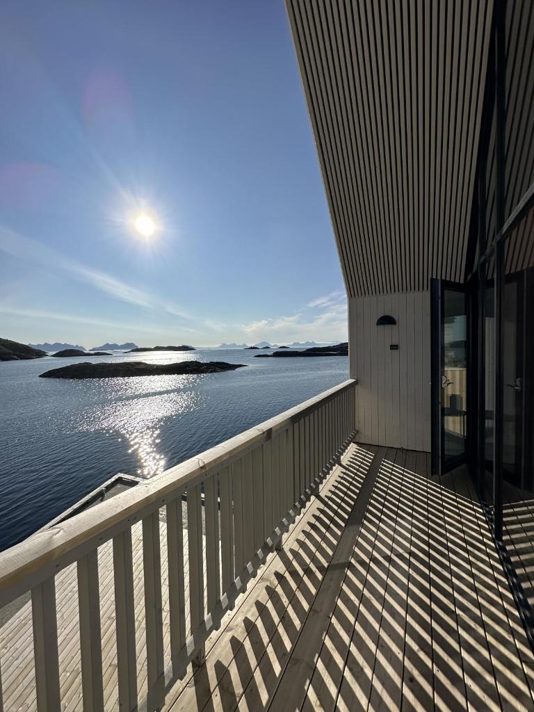 CornerView Apartment Henningsvær photo 2