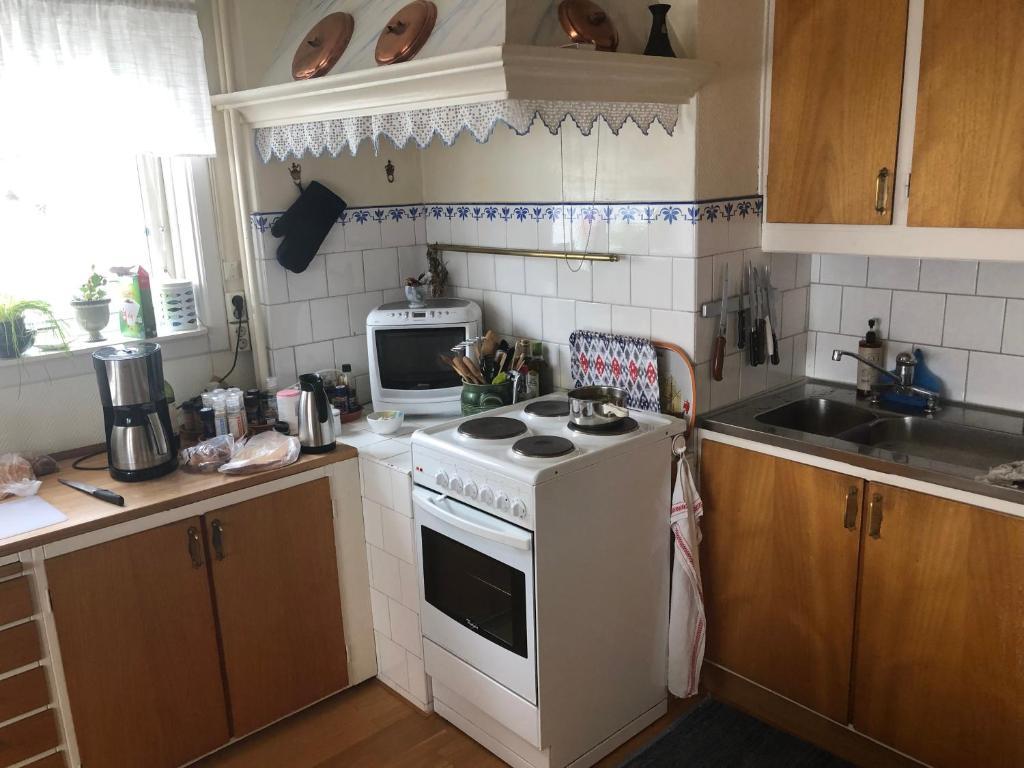 Bekvämt boende mitt i gamla genuina Skärhamn photo 1