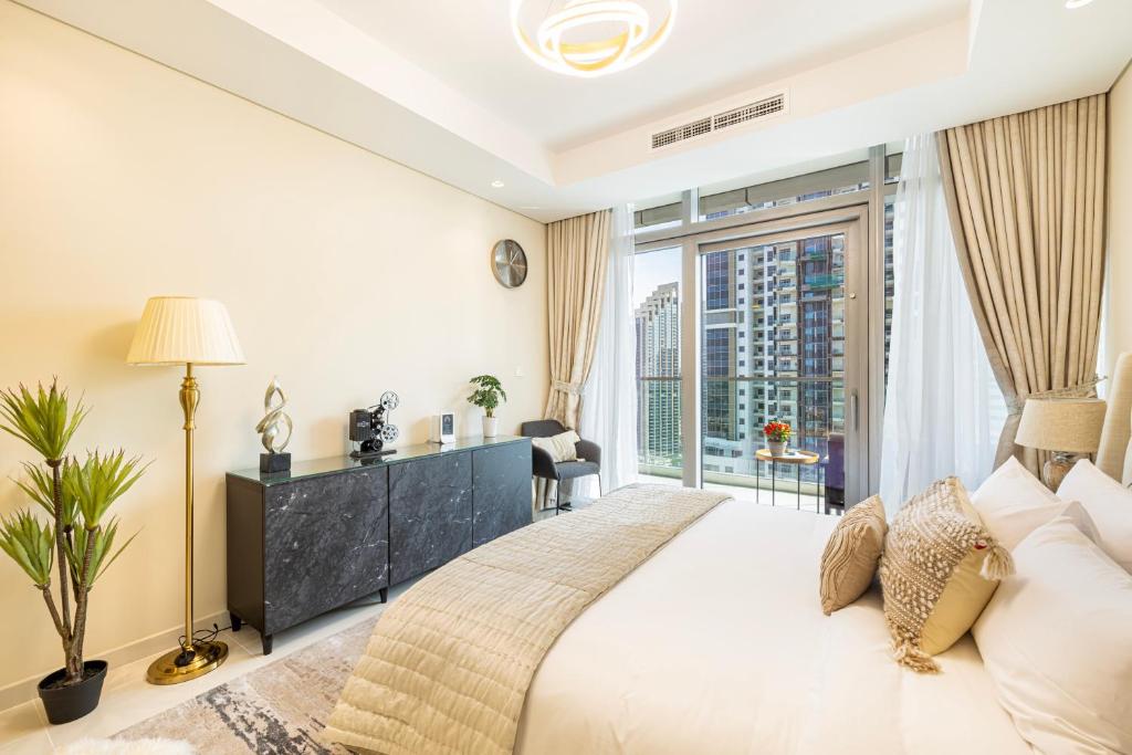 Stylish 2BR at Paramount Hotel Midtown photo 1