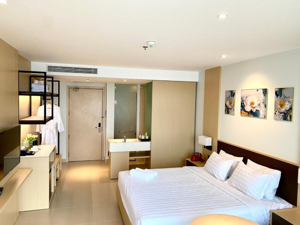 The Western Seaview Cam Ranh Condotel photo 2