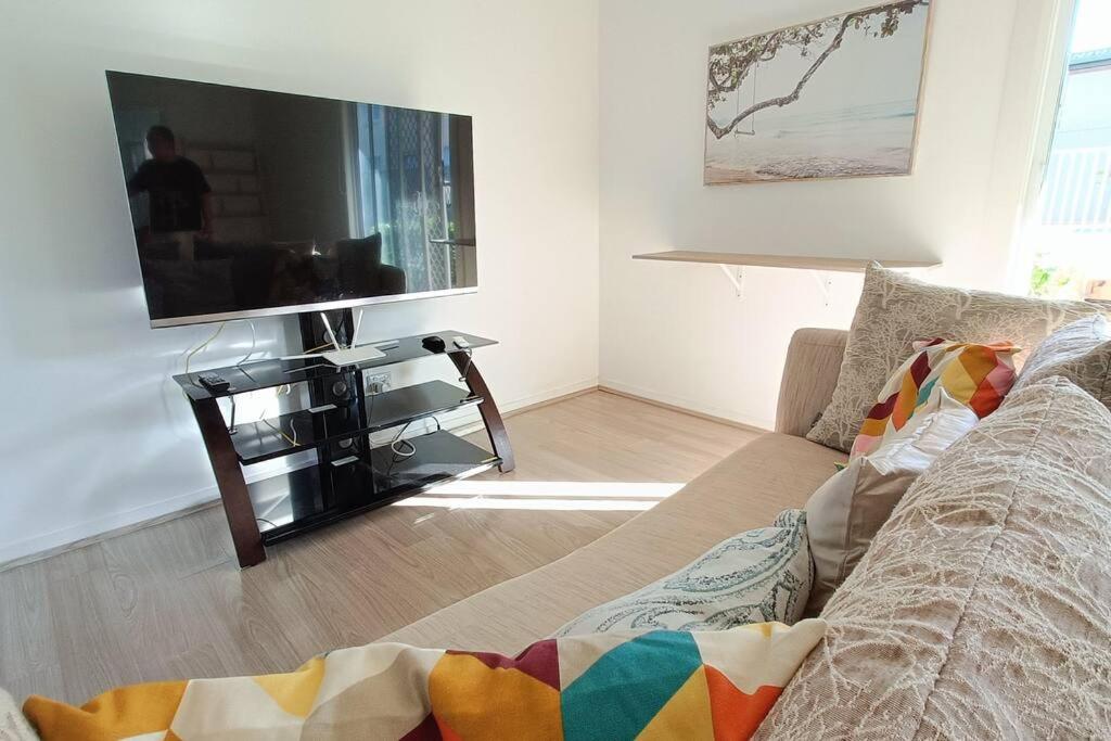 New and Cozy 2 Bedrooms Granny Flat with Aircon & Pool photo 1