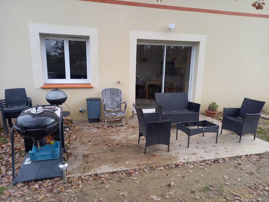 petite maison mitoyenne, 1 grande pièce avec jardin photo 1