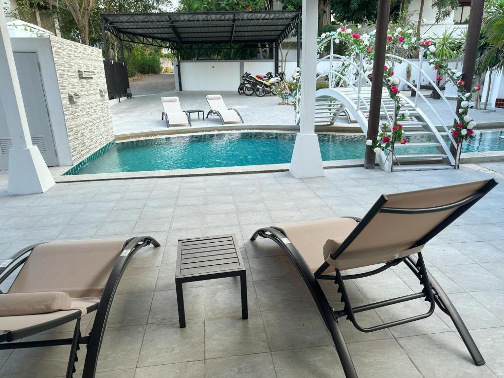 Pheonix Golf Pool Resort Villa photo 4