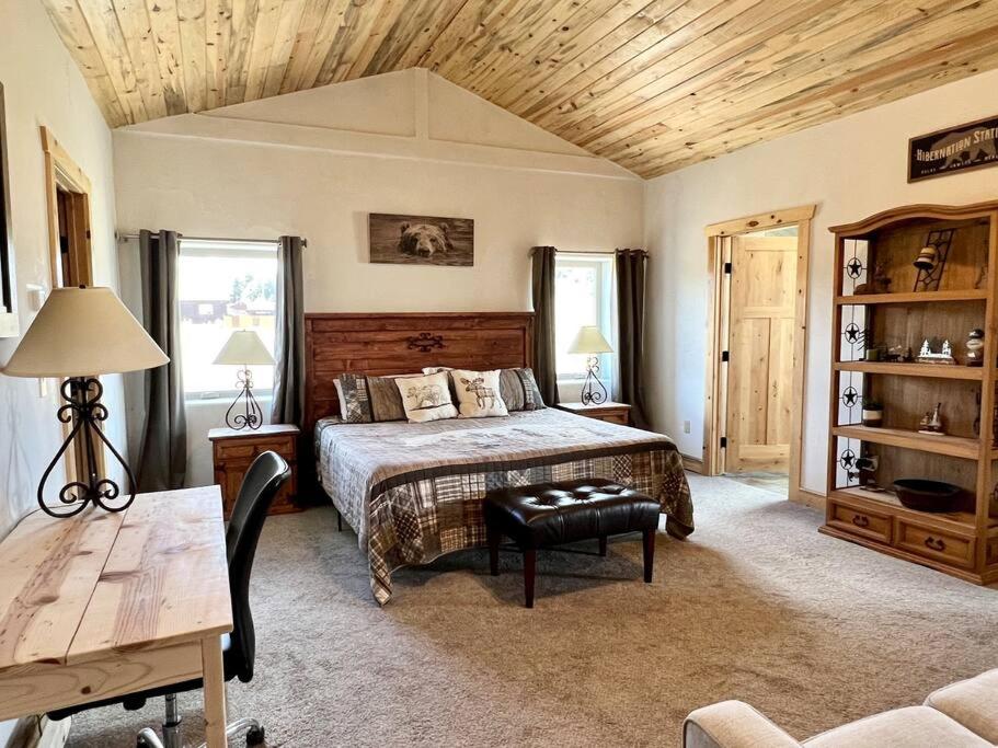 Lake Hatcher Retreat-w/Mtn Views! 1 story-3/2 photo 2