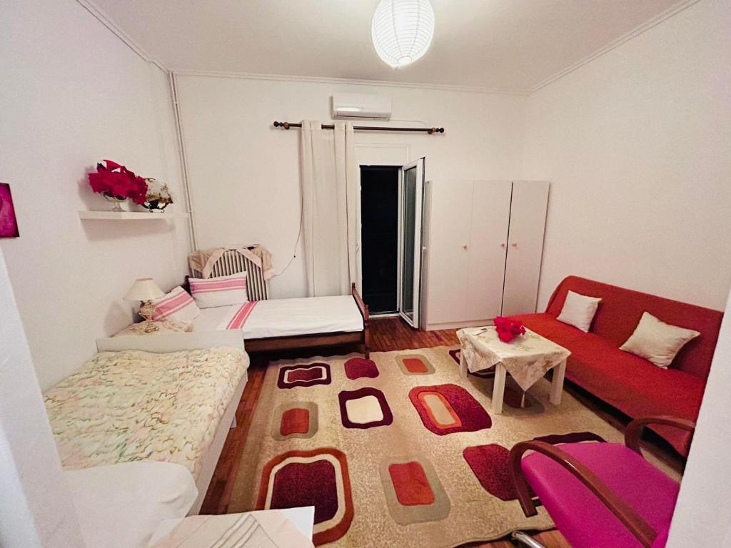 Ourania's Guest Apartment photo 3