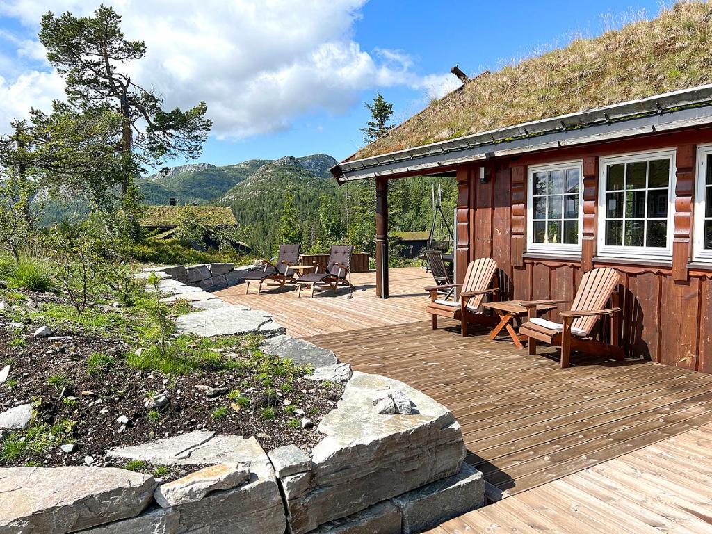 Cozy cabin on Lifjell with jacuzzi close to cross-country trails and hiking trails photo 1