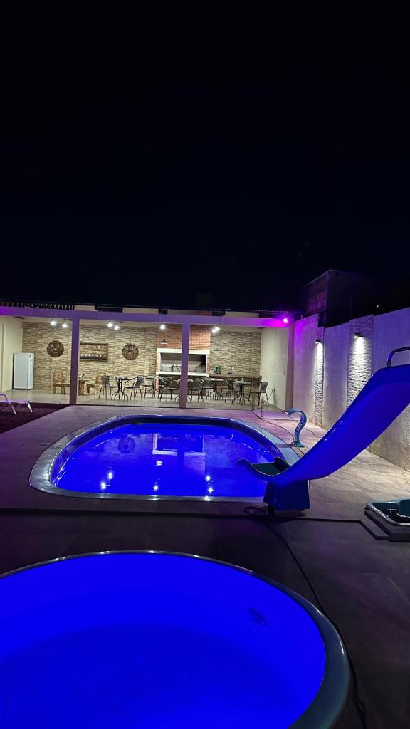 Casa con piscina y barbacoa