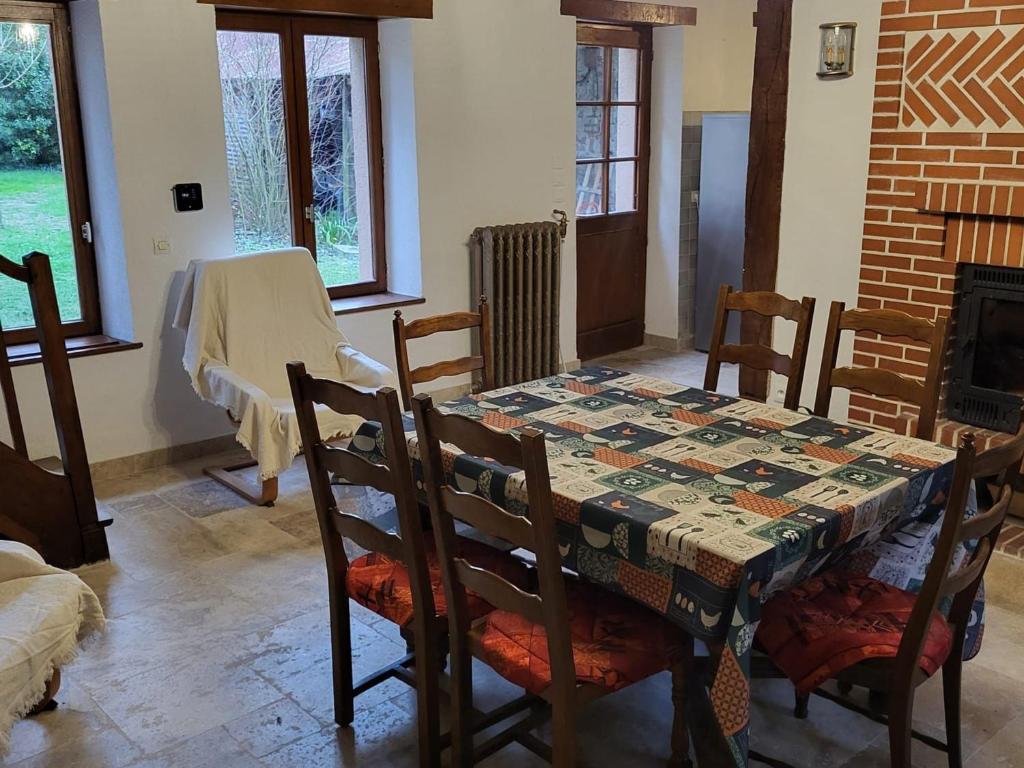 Gîte Communauté de communes Brenne - Val de Creuse-Rosnay, 6 pièces, 10 personnes - FR-1-591-377 photo 2