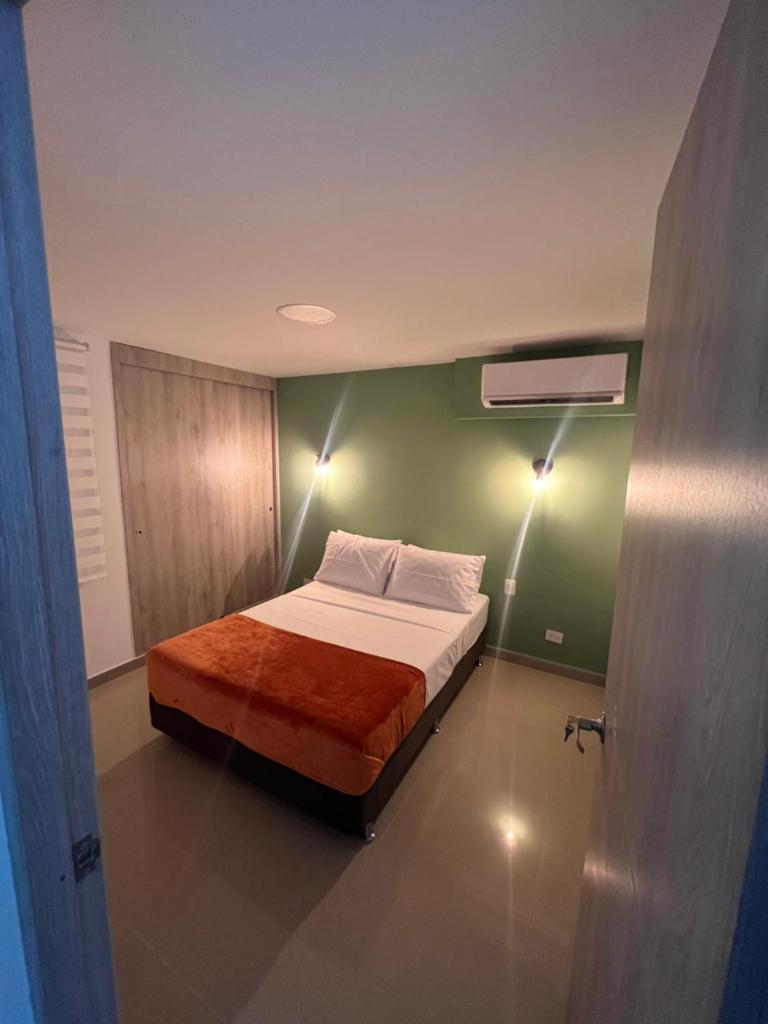 CALI Acogedor y Nuevo apartamento cerca de Jardin plaza, con piscina, parqueadero y aire acondicionado photo 2