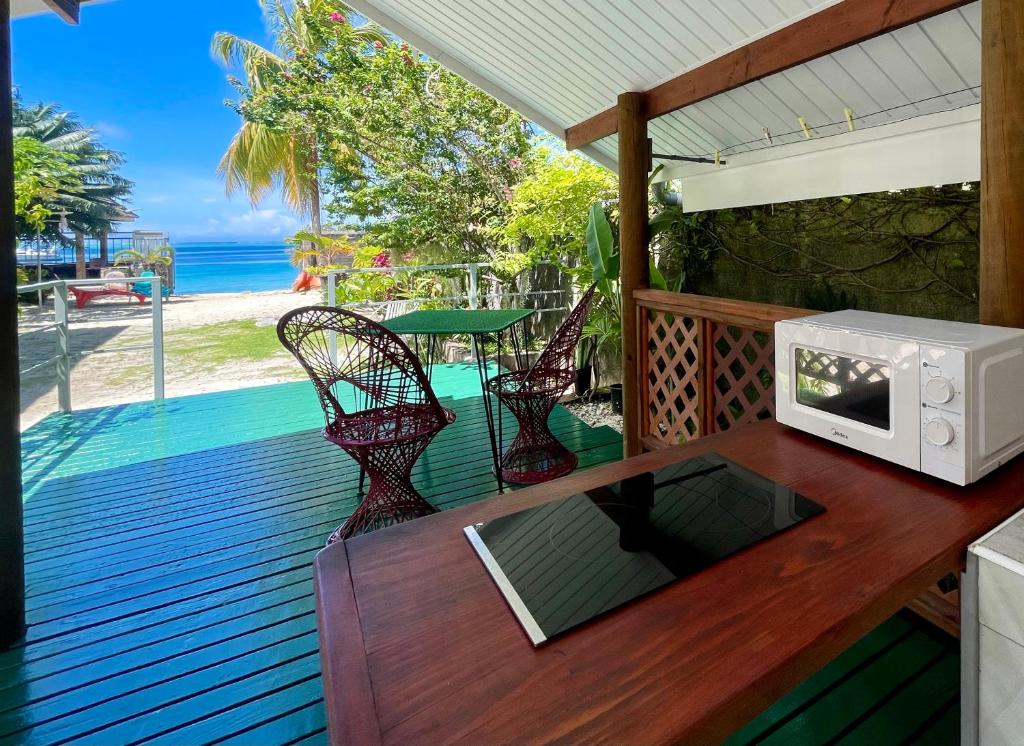 Huahine Beach House photo 1