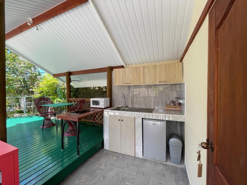 Huahine Beach House photo 2