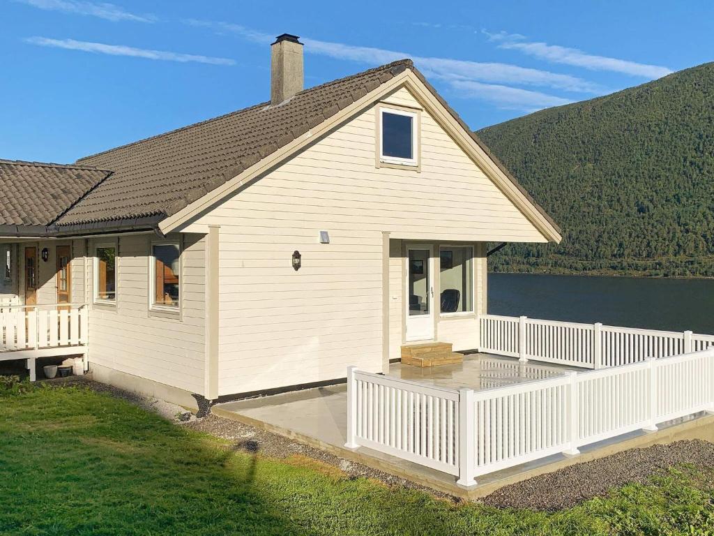 Holiday home Ålfoten