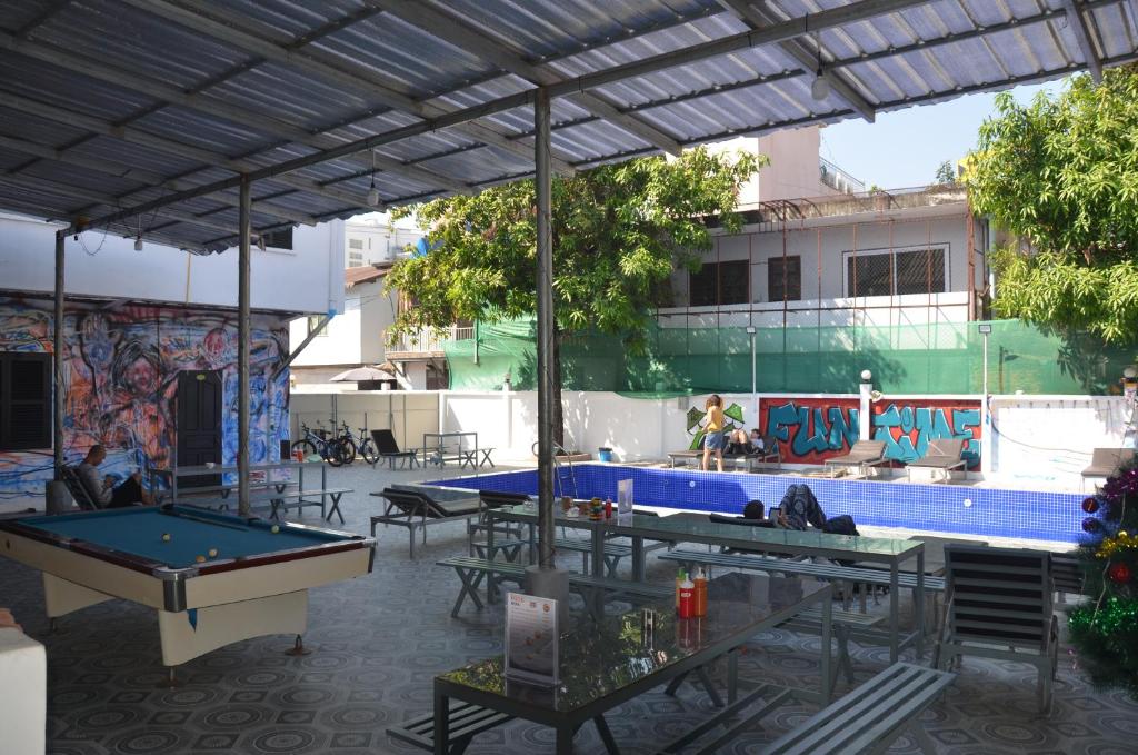 Top One Backpacker Hostel photo 4