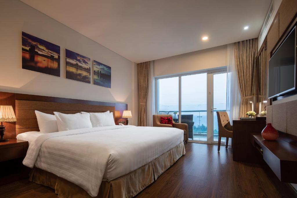 Gold Coast Hotel Resort & Spa photo 1