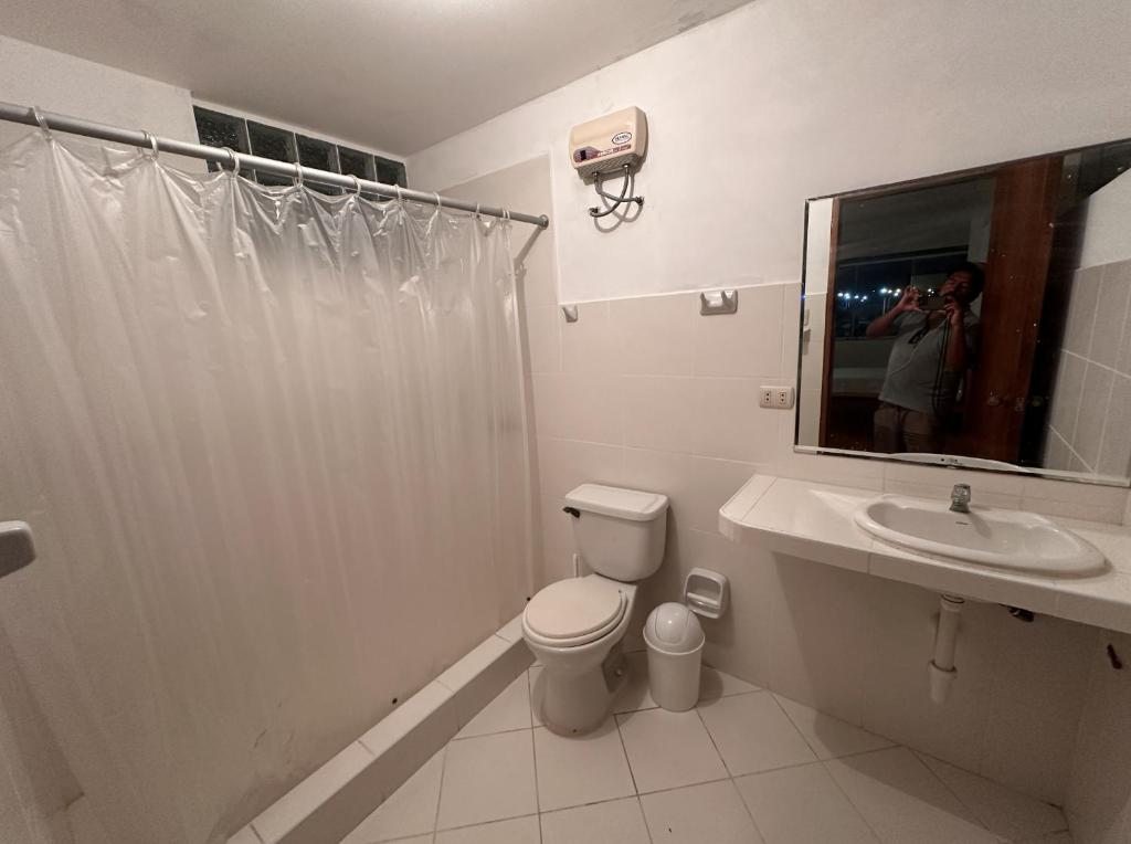 YOLO House Hostel photo 4