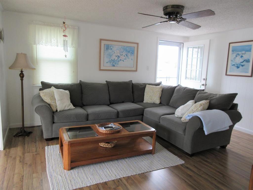 Oceanside 2Nd Floor Duplex With 3 Bedrooms, 1 Bath image