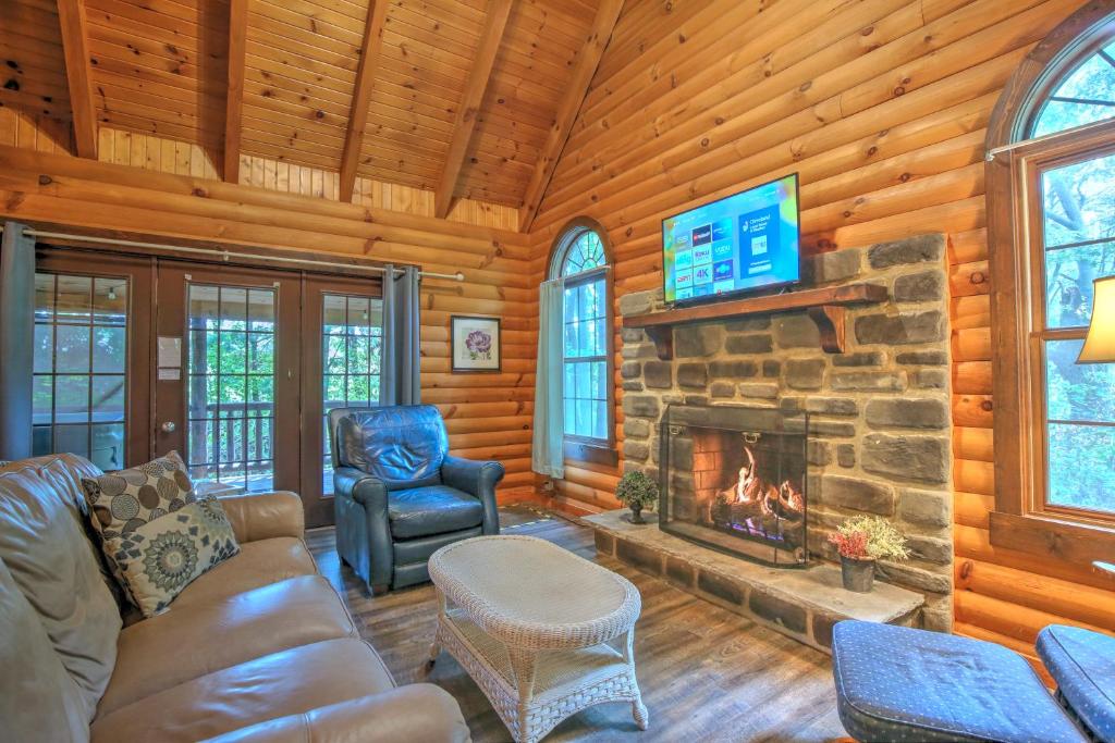 Grapevine Cabin by Amish Country Lodging photo 3