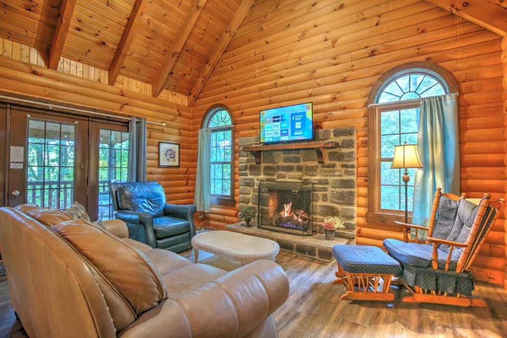 Grapevine Cabin by Amish Country Lodging photo 2